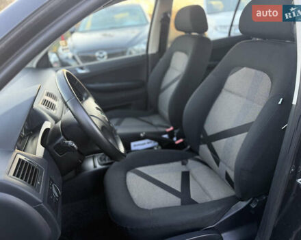 Черный Шкода Фабия, объемом двигателя 1.4 л и пробегом 200 тыс. км за 4999 $, фото 14 на Automoto.ua