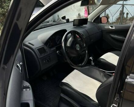 Черный Шкода Фабия, объемом двигателя 1.39 л и пробегом 220 тыс. км за 4650 $, фото 14 на Automoto.ua