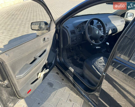 Черный Шкода Фабия, объемом двигателя 1.2 л и пробегом 261 тыс. км за 4000 $, фото 12 на Automoto.ua