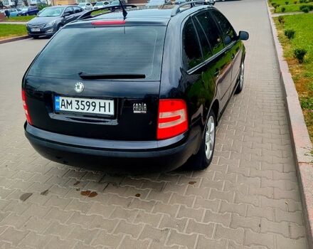 Черный Шкода Фабия, объемом двигателя 1.4 л и пробегом 262 тыс. км за 4300 $, фото 4 на Automoto.ua