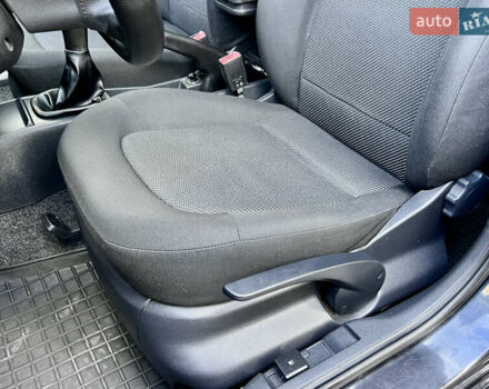 Черный Шкода Фабия, объемом двигателя 1.4 л и пробегом 162 тыс. км за 3999 $, фото 31 на Automoto.ua