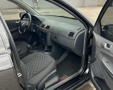 Чорний Шкода Фабія, об'ємом двигуна 1.4 л та пробігом 226 тис. км за 3900 $, фото 5 на Automoto.ua