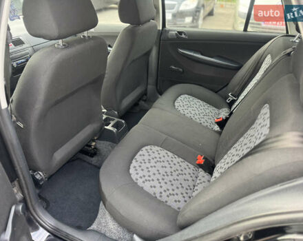 Черный Шкода Фабия, объемом двигателя 1.4 л и пробегом 173 тыс. км за 4900 $, фото 10 на Automoto.ua