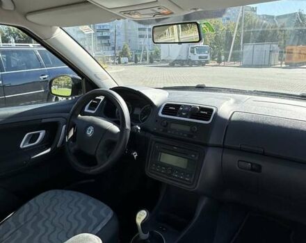 Черный Шкода Фабия, объемом двигателя 1.39 л и пробегом 287 тыс. км за 5000 $, фото 16 на Automoto.ua