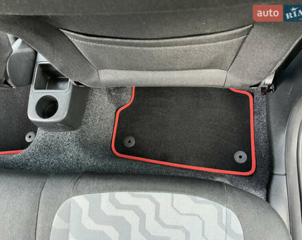 Шкода Фабия 2008 в Калуше на Automoto.ua Черный Шкода Фабия, объемом двигателя 1.6 л и пробегом 203 тыс. км за 5850 $, фото 62 на Automoto.ua