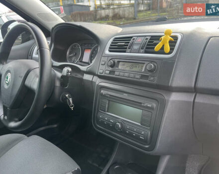 Черный Шкода Фабия, объемом двигателя 1.6 л и пробегом 169 тыс. км за 6350 $, фото 56 на Automoto.ua