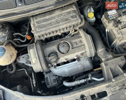 Черный Шкода Фабия, объемом двигателя 1.39 л и пробегом 222 тыс. км за 4750 $, фото 22 на Automoto.ua