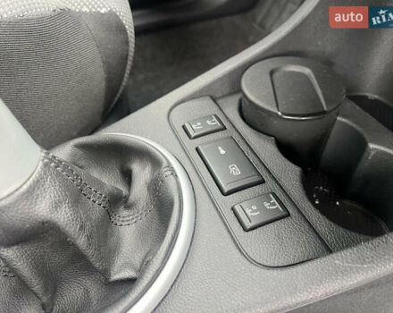 Черный Шкода Фабия, объемом двигателя 1.6 л и пробегом 169 тыс. км за 6350 $, фото 54 на Automoto.ua