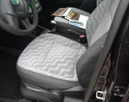 Черный Шкода Фабия, объемом двигателя 1.4 л и пробегом 212 тыс. км за 6300 $, фото 6 на Automoto.ua