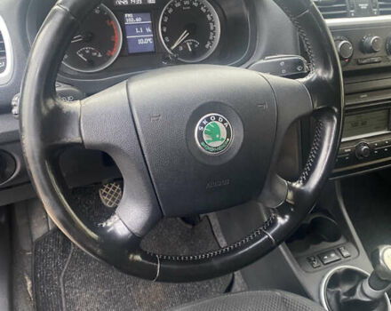 Черный Шкода Фабия, объемом двигателя 1.6 л и пробегом 172 тыс. км за 5950 $, фото 21 на Automoto.ua