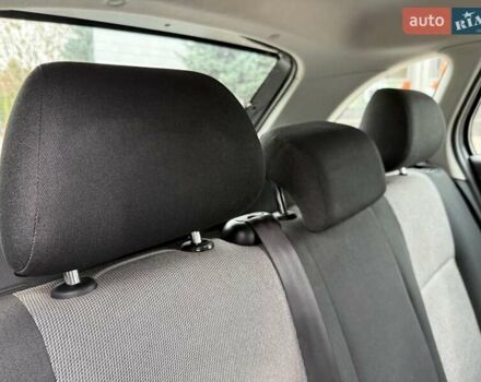 Черный Шкода Фабия, объемом двигателя 1.2 л и пробегом 225 тыс. км за 3250 $, фото 36 на Automoto.ua