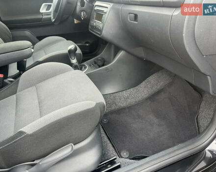 Черный Шкода Фабия, объемом двигателя 1.6 л и пробегом 169 тыс. км за 6350 $, фото 57 на Automoto.ua