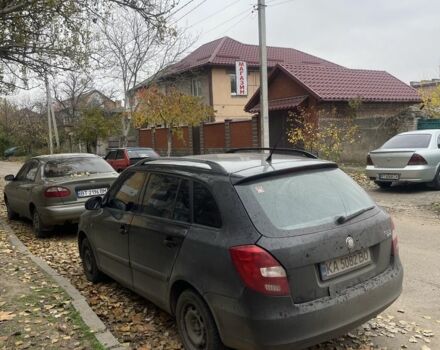 Черный Шкода Фабия, объемом двигателя 1.4 л и пробегом 200 тыс. км за 3600 $, фото 2 на Automoto.ua