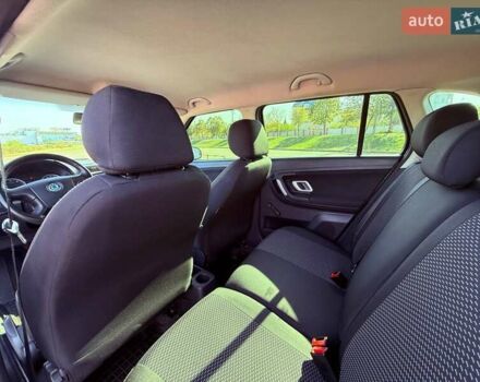 Черный Шкода Фабия, объемом двигателя 1.39 л и пробегом 250 тыс. км за 5900 $, фото 12 на Automoto.ua