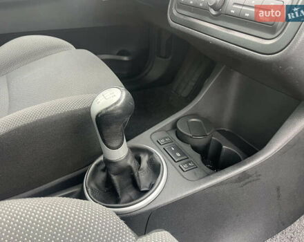 Черный Шкода Фабия, объемом двигателя 1.6 л и пробегом 169 тыс. км за 6350 $, фото 55 на Automoto.ua