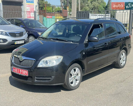 Черный Шкода Фабия, объемом двигателя 1.4 л и пробегом 202 тыс. км за 5700 $, фото 1 на Automoto.ua