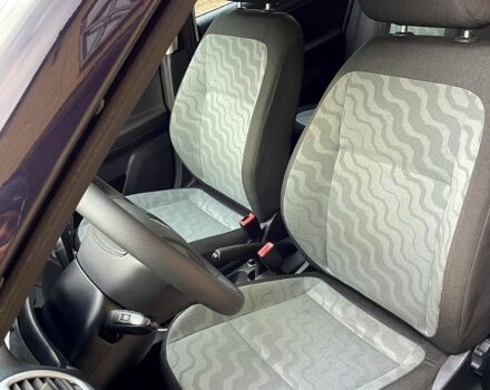 Черный Шкода Фабия, объемом двигателя 1.6 л и пробегом 185 тыс. км за 6100 $, фото 9 на Automoto.ua