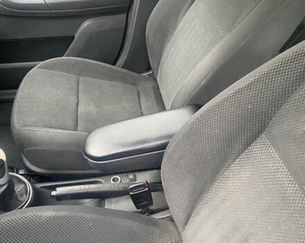 Черный Шкода Фабия, объемом двигателя 1.6 л и пробегом 172 тыс. км за 5950 $, фото 18 на Automoto.ua