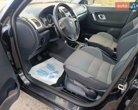 Черный Шкода Фабия, объемом двигателя 1.4 л и пробегом 219 тыс. км за 5999 $, фото 7 на Automoto.ua