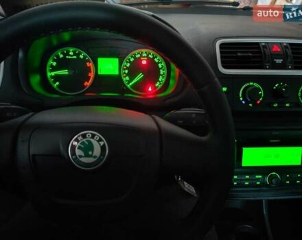 Черный Шкода Фабия, объемом двигателя 1.4 л и пробегом 212 тыс. км за 6200 $, фото 7 на Automoto.ua