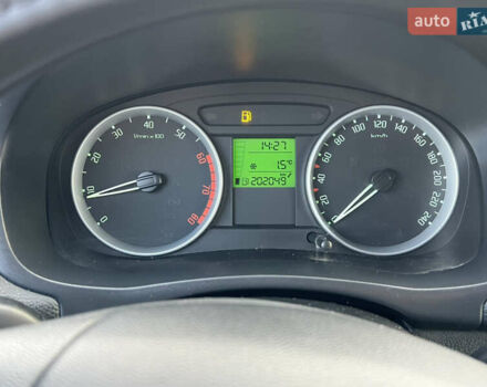 Черный Шкода Фабия, объемом двигателя 0 л и пробегом 202 тыс. км за 5200 $, фото 9 на Automoto.ua