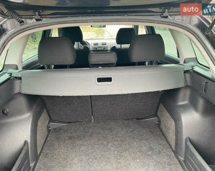 Черный Шкода Фабия, объемом двигателя 1.39 л и пробегом 210 тыс. км за 5800 $, фото 6 на Automoto.ua