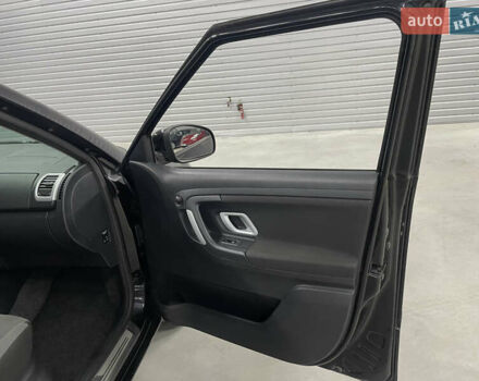 Чорний Шкода Фабія, об'ємом двигуна 1.6 л та пробігом 260 тис. км за 5950 $, фото 5 на Automoto.ua