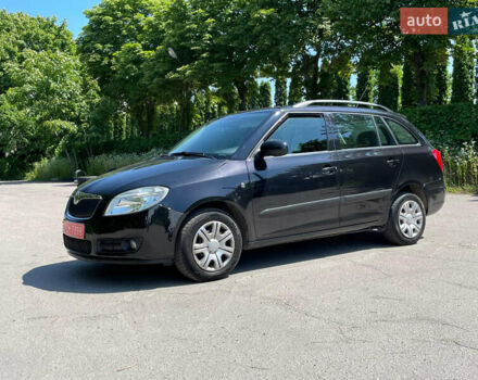 Черный Шкода Фабия, объемом двигателя 1.6 л и пробегом 230 тыс. км за 5499 $, фото 2 на Automoto.ua