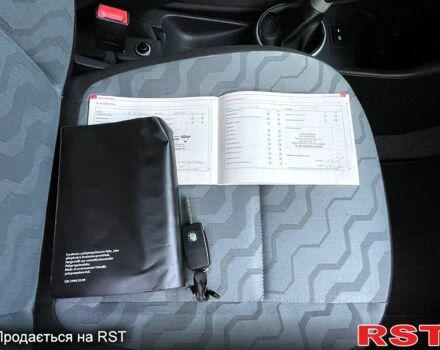 Черный Шкода Фабия, объемом двигателя 1.6 л и пробегом 185 тыс. км за 6100 $, фото 13 на Automoto.ua