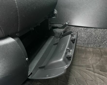 Черный Шкода Фабия, объемом двигателя 1.6 л и пробегом 195 тыс. км за 6500 $, фото 18 на Automoto.ua