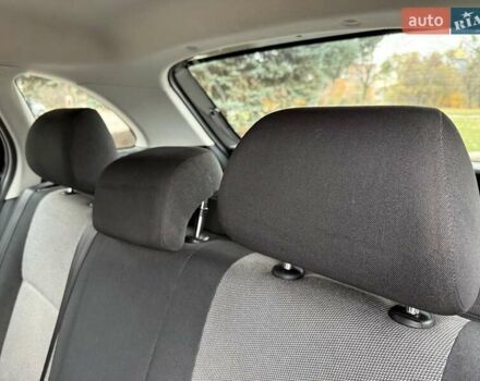 Черный Шкода Фабия, объемом двигателя 1.2 л и пробегом 225 тыс. км за 3250 $, фото 39 на Automoto.ua