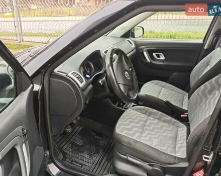 Черный Шкода Фабия, объемом двигателя 1.39 л и пробегом 242 тыс. км за 4850 $, фото 15 на Automoto.ua