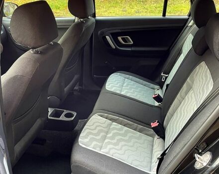 Черный Шкода Фабия, объемом двигателя 1.6 л и пробегом 185 тыс. км за 6100 $, фото 10 на Automoto.ua