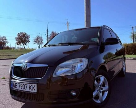 Черный Шкода Фабия, объемом двигателя 1.39 л и пробегом 250 тыс. км за 5900 $, фото 2 на Automoto.ua