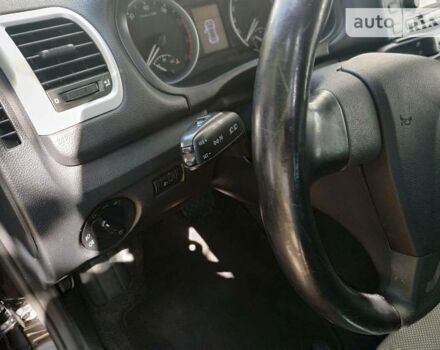 Черный Шкода Фабия, объемом двигателя 1.6 л и пробегом 171 тыс. км за 6900 $, фото 6 на Automoto.ua