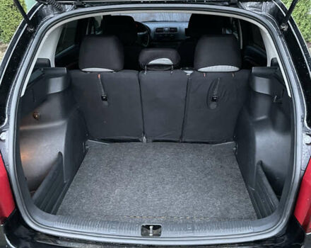 Черный Шкода Фабия, объемом двигателя 1.42 л и пробегом 243 тыс. км за 5000 $, фото 5 на Automoto.ua