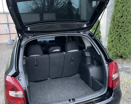 Черный Шкода Фабия, объемом двигателя 1.42 л и пробегом 243 тыс. км за 5000 $, фото 4 на Automoto.ua