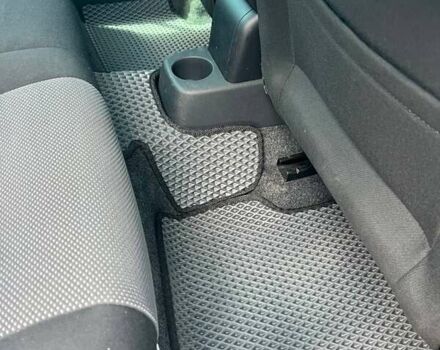 Черный Шкода Фабия, объемом двигателя 1.6 л и пробегом 177 тыс. км за 7300 $, фото 9 на Automoto.ua