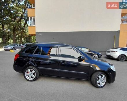 Черный Шкода Фабия, объемом двигателя 1.4 л и пробегом 233 тыс. км за 5300 $, фото 2 на Automoto.ua