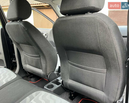 Шкода Фабия 2008 в Калуше на Automoto.ua Черный Шкода Фабия, объемом двигателя 1.6 л и пробегом 203 тыс. км за 5850 $, фото 64 на Automoto.ua