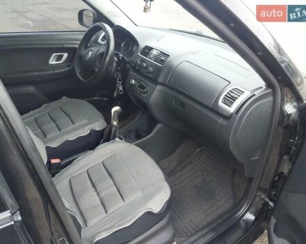 Черный Шкода Фабия, объемом двигателя 1.39 л и пробегом 346 тыс. км за 3500 $, фото 8 на Automoto.ua