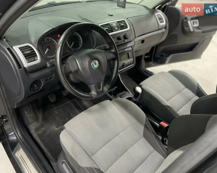 Чорний Шкода Фабія, об'ємом двигуна 1.6 л та пробігом 260 тис. км за 5950 $, фото 3 на Automoto.ua