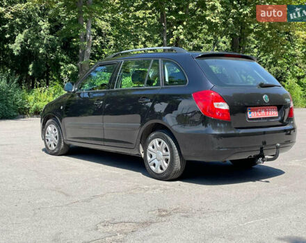 Черный Шкода Фабия, объемом двигателя 1.6 л и пробегом 230 тыс. км за 5499 $, фото 4 на Automoto.ua