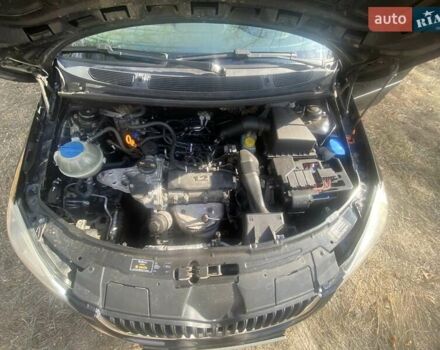 Черный Шкода Фабия, объемом двигателя 1.2 л и пробегом 250 тыс. км за 4400 $, фото 11 на Automoto.ua