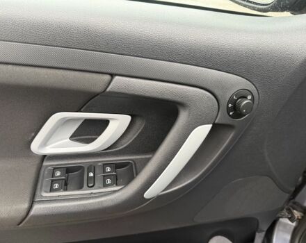 Черный Шкода Фабия, объемом двигателя 1.6 л и пробегом 195 тыс. км за 6500 $, фото 10 на Automoto.ua