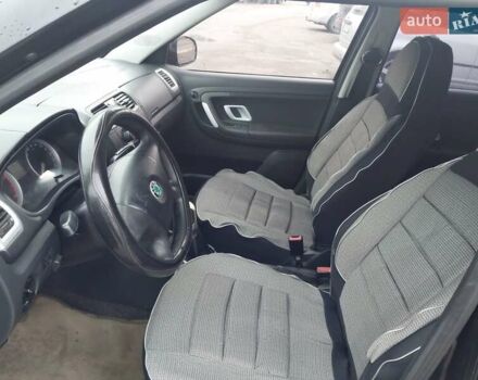 Черный Шкода Фабия, объемом двигателя 1.39 л и пробегом 346 тыс. км за 3500 $, фото 5 на Automoto.ua