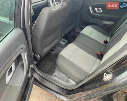 Черный Шкода Фабия, объемом двигателя 1.39 л и пробегом 210 тыс. км за 5800 $, фото 5 на Automoto.ua