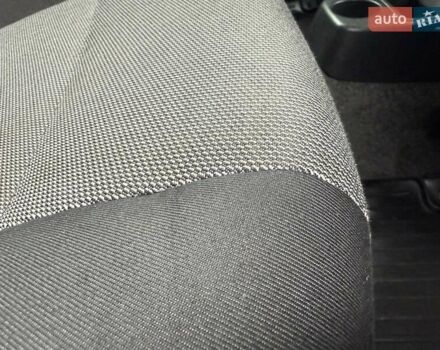 Черный Шкода Фабия, объемом двигателя 1.2 л и пробегом 225 тыс. км за 3250 $, фото 35 на Automoto.ua