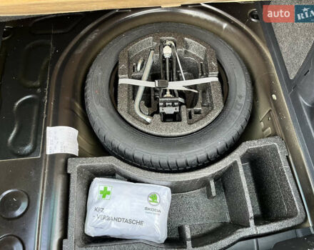 Шкода Фабия 2008 в Калуше на Automoto.ua Черный Шкода Фабия, объемом двигателя 1.6 л и пробегом 203 тыс. км за 5850 $, фото 69 на Automoto.ua