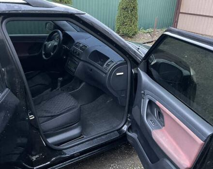 Черный Шкода Фабия, объемом двигателя 1.42 л и пробегом 243 тыс. км за 5000 $, фото 6 на Automoto.ua